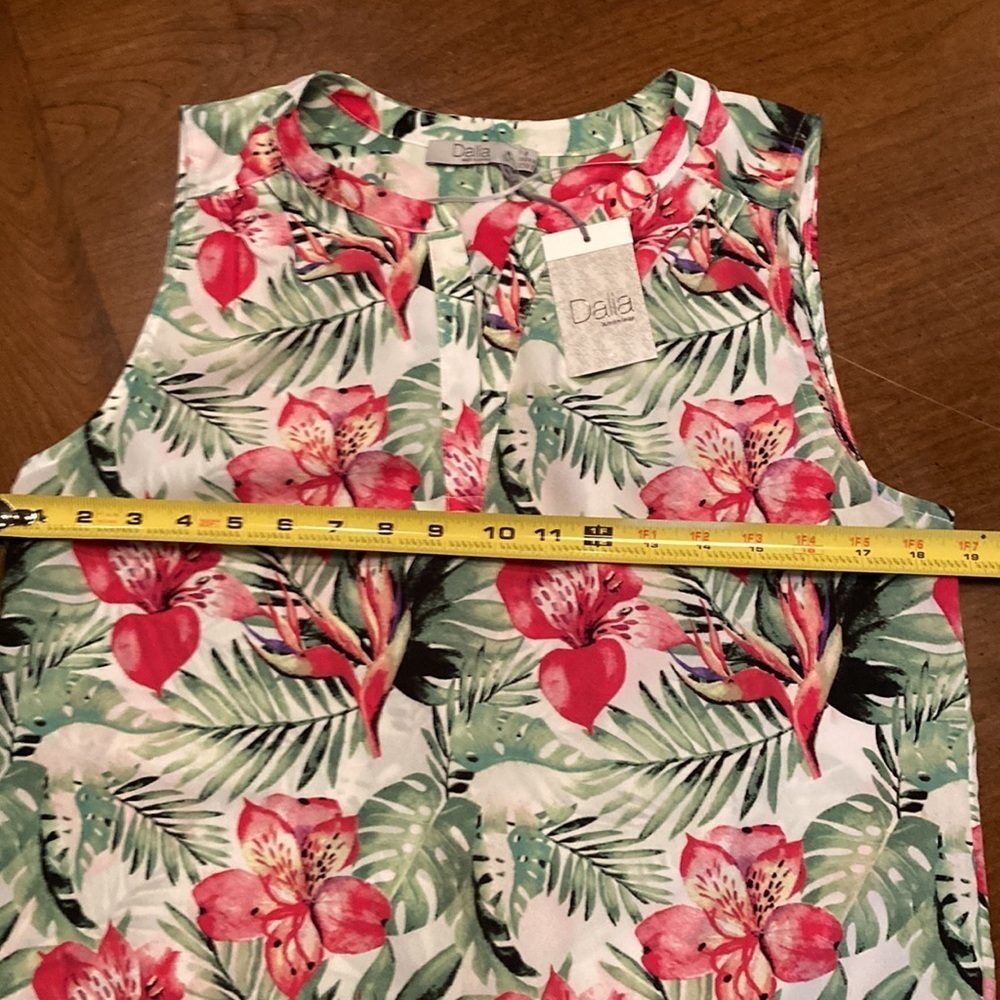 🌸NWT DALIA Sleeveless Tunic Blouse - size womens Medium - Picture 10 of 12